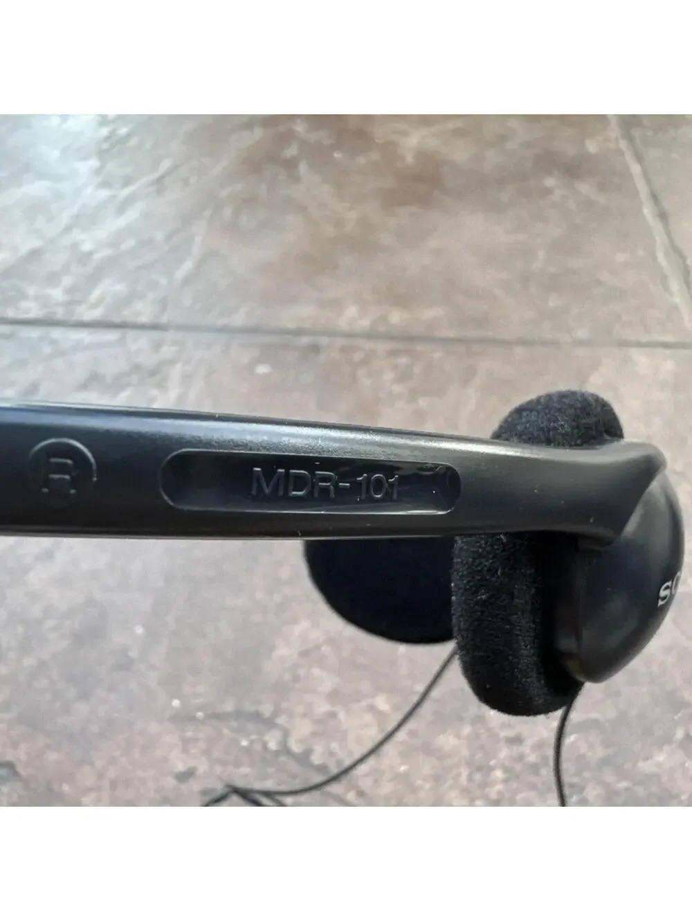 Sony Yellow Sports AM/FM Walkman Radio SRF-8 With Belt Clip Tested And Works